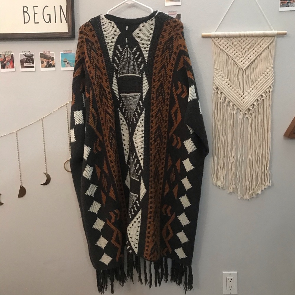 Beautiful Patterned Long Sweater - image 1